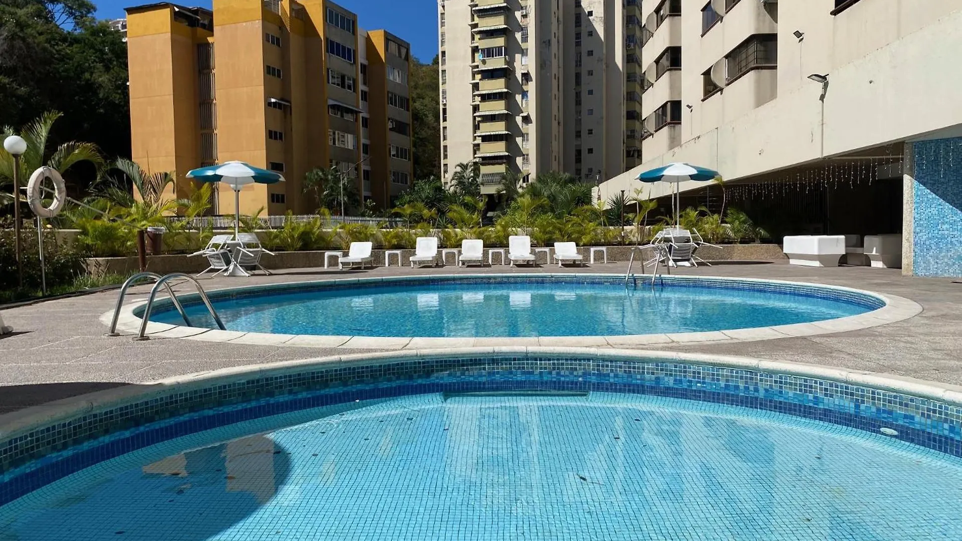 Super Stay In Caracas With 2 Rooms Pet Friendly location